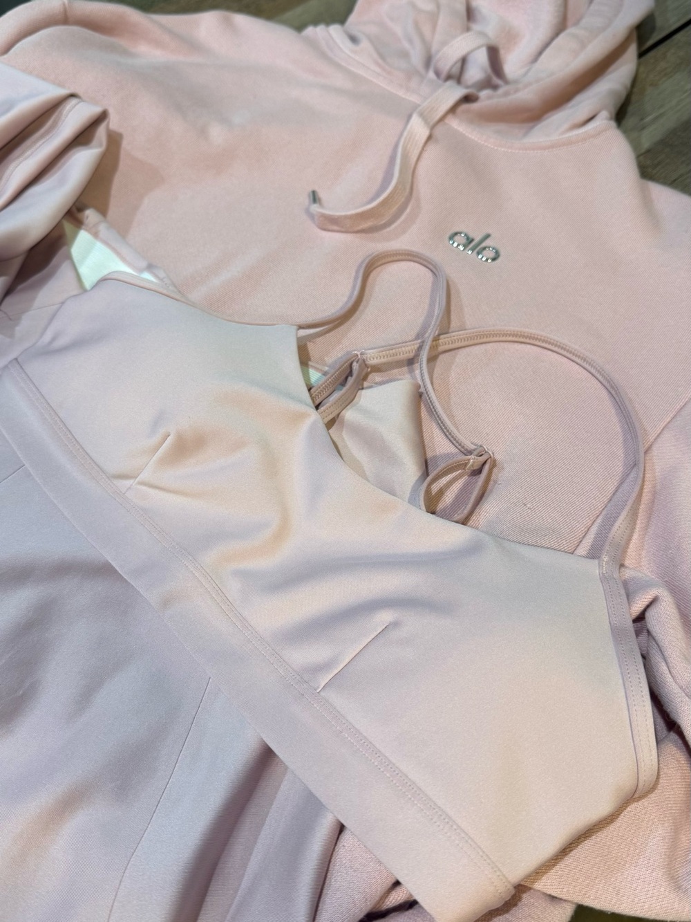 ALO Yoga Pink Coordinated Hoodie, Leggings & Sports Bra Set - Picture 4 of 7